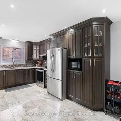 48,&nbsp;Maidstone, Central Park, Brampton