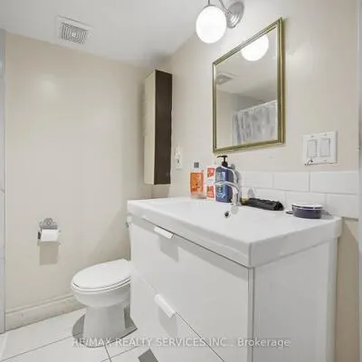 68,&nbsp;Southlake, Madoc, Brampton