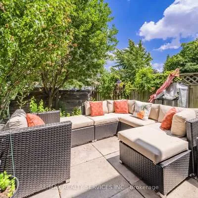 76,&nbsp;Leeward, Westgate, Brampton