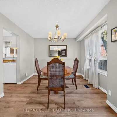 6,&nbsp;Rowe, Brampton West, Brampton