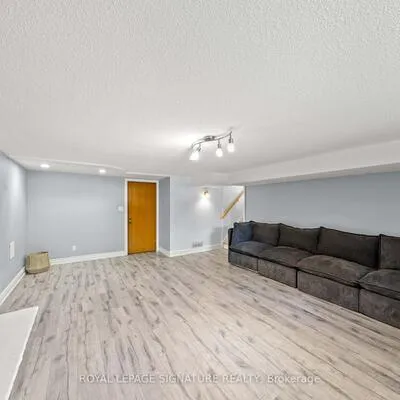 464,&nbsp;Bartley Bull, Brampton East, Brampton