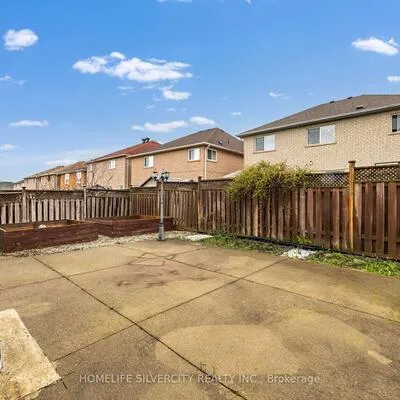 29,&nbsp;Beachpoint, Fletcher's Meadow, Brampton
