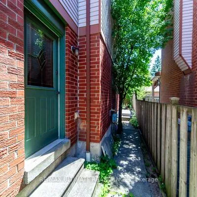 3,&nbsp;Aron, Fletcher's West, Brampton