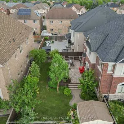 2,&nbsp;Bakersfield, Vales of Castlemore, Brampton