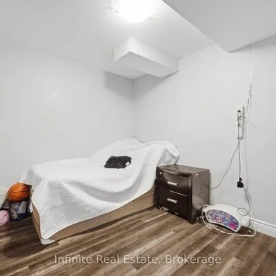 32,&nbsp;Bear Run, Credit Valley, Brampton