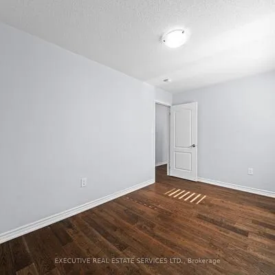 98,&nbsp;Bannister, Northwest Brampton, Brampton