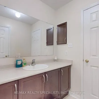 13,&nbsp;Ledgerock, Bram East, Brampton
