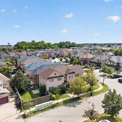63,&nbsp;Humbershed, Bolton West, Caledon