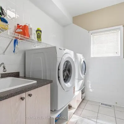 43,&nbsp;Strawberry Hill, Bolton East, Caledon