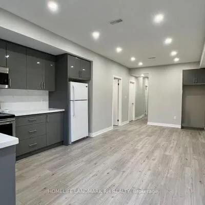 25, Clara May, Sharon, East Gwillimbury