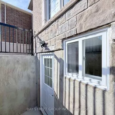 1,&nbsp;Kenneth Ross, Sharon, East Gwillimbury