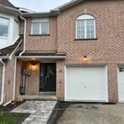 28,&nbsp;Royal Cedar, Holland Landing, East Gwillimbury