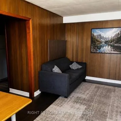 2,&nbsp;Bradford, Holland Landing, East Gwillimbury