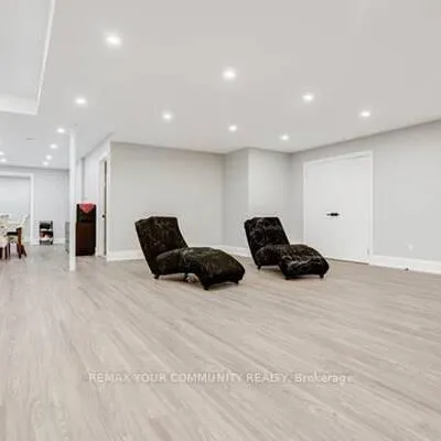 20111,&nbsp;Bathurst, Holland Landing, East Gwillimbury