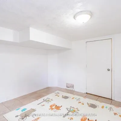 11, Park, Holland Landing, East Gwillimbury