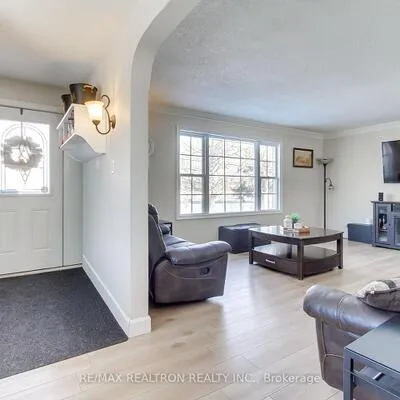 4881, Mount Albert, Mt Albert, East Gwillimbury