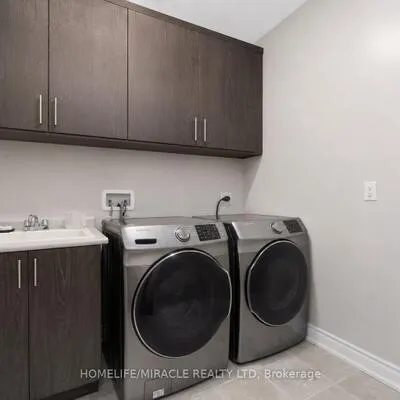 25,&nbsp;Pear Blossom, Holland Landing, East Gwillimbury
