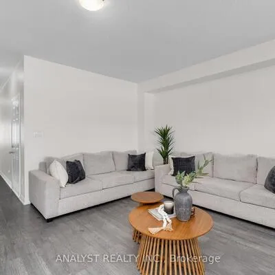 1131, Wharram, Lefroy, Innisfil