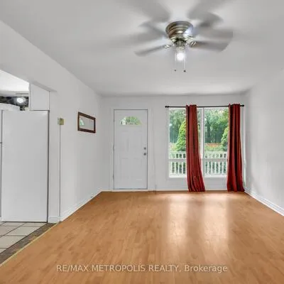 856,&nbsp;Central, Alcona, Innisfil