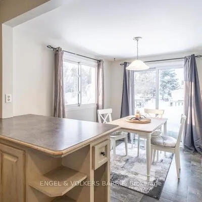 1990, Victoria, Stroud, Innisfil