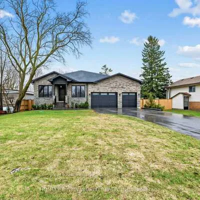 225,&nbsp;Sunnybrae, Stroud, Innisfil
