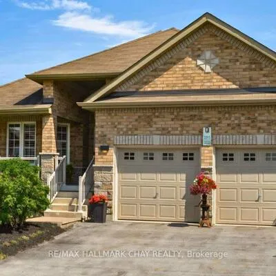 2215,&nbsp;Nevils, Alcona, Innisfil