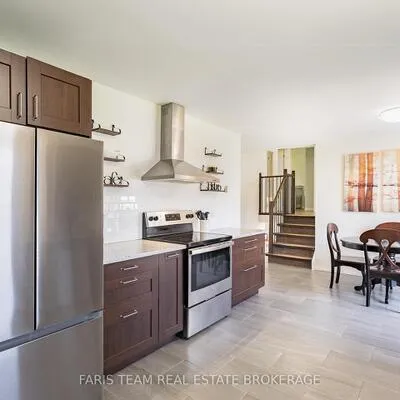 201,&nbsp;Parkside, Stroud, Innisfil