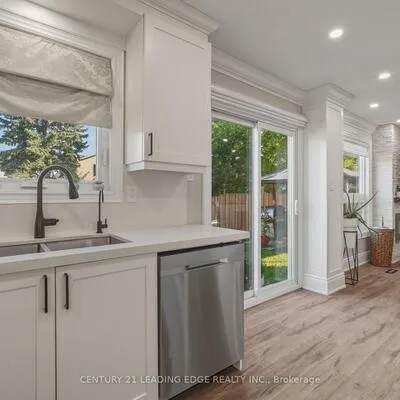 1100,&nbsp;MACLEAN, Alcona, Innisfil