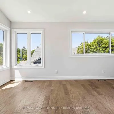 924,&nbsp;Helen, Alcona, Innisfil