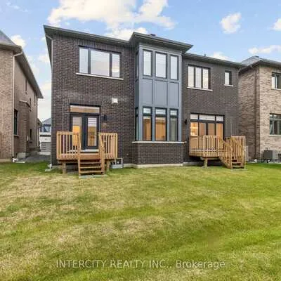 15,&nbsp;Garriock Hall, King City, King