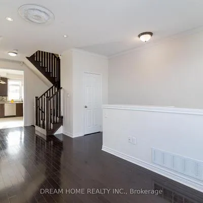 31, Dundas, Greensborough, Markham