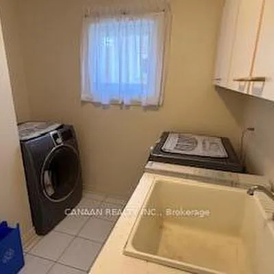 72, Bradgate, Thornlea, Markham