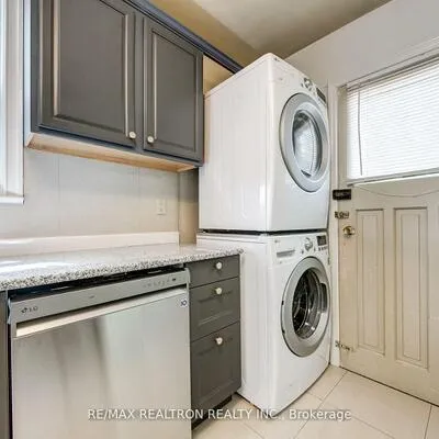 24, Highland Park, Thornhill, Markham