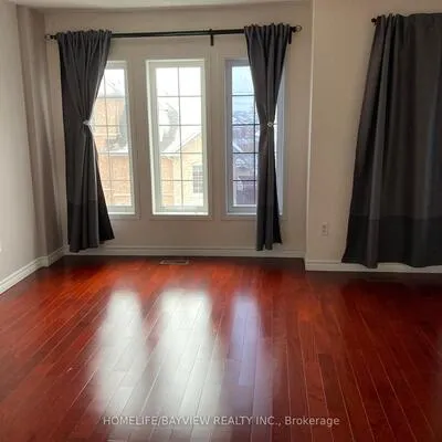 38,&nbsp;Warrington, Berczy, Markham
