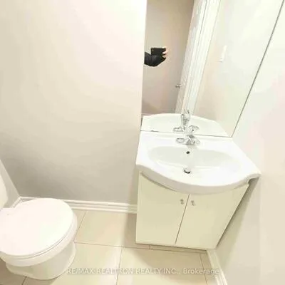 4,&nbsp;Reddington, Cedarwood, Markham