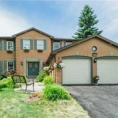 688,&nbsp;Village, Unionville, Markham