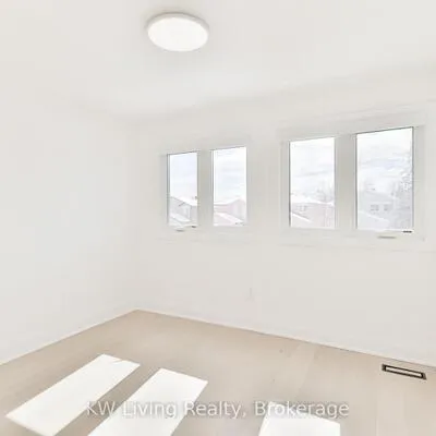105,&nbsp;Chloe, Middlefield, Markham