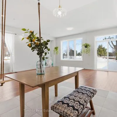 43, Erintol, Cedarwood, Markham