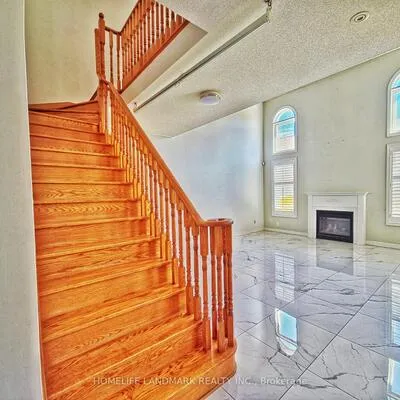 127,&nbsp;Rizal, Box Grove, Markham