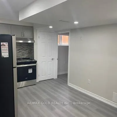48,&nbsp;Andress, Cedarwood, Markham