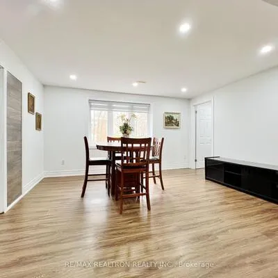14,&nbsp;Canadiana, Bayview Glen, Markham