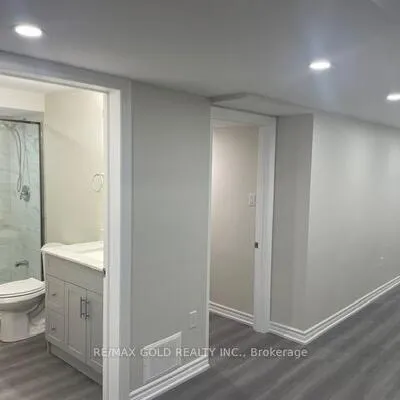 48,&nbsp;Andress, Cedarwood, Markham