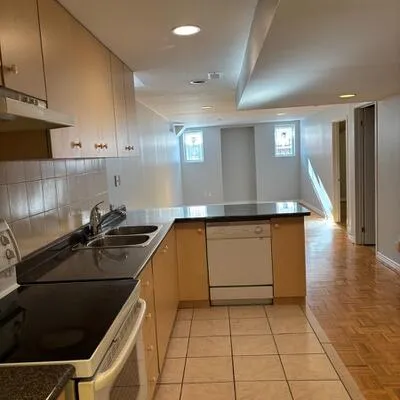 13,&nbsp;Beechgrove, Milliken Mills West, Markham