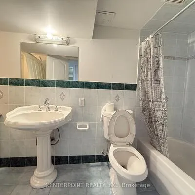585,&nbsp;Village Basement, Unionville, Markham