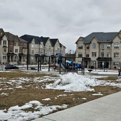 28,&nbsp;Island Green, Angus Glen, Markham