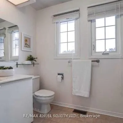59,&nbsp;Dewberry, Middlefield, Markham