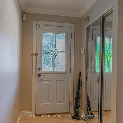 16,&nbsp;Knotty Pine, Royal Orchard, Markham
