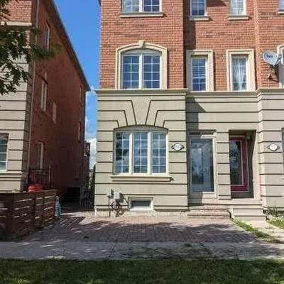 2570,&nbsp;Bur Oak, Cornell, Markham