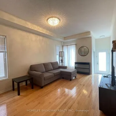 800,&nbsp;Cornell Rouge, Cornell, Markham