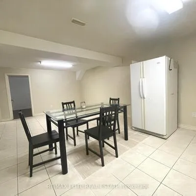 23,&nbsp;Vickers, Milliken Mills East, Markham